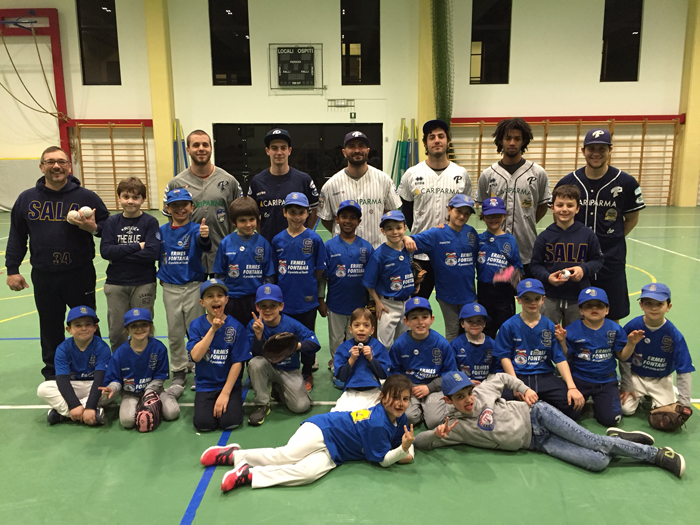IL MINIBASEBALL A SCUOLA DI BASEBALL COL PARMA